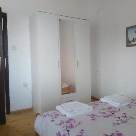 Town House On Ropotamo Str. Guest house *