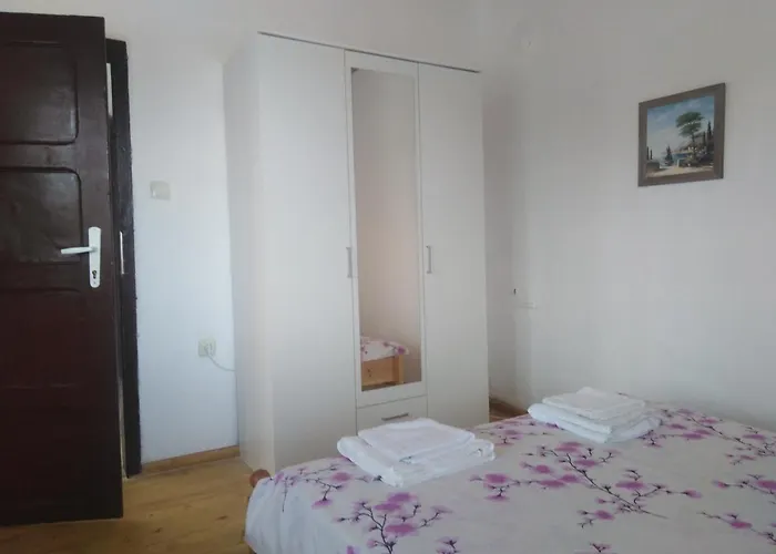 Town House On Ropotamo Str. 招待所 *