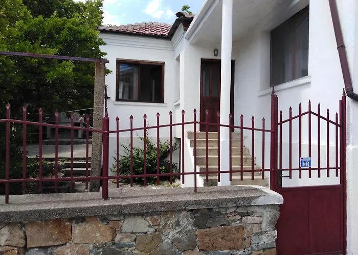 Town House On Ropotamo Str. 招待所